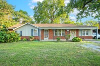 Building Photo - Charming ranch home in Crieve Hall