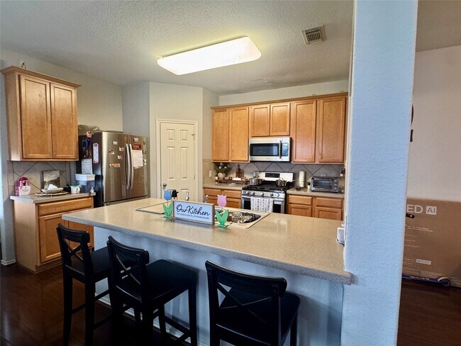 Building Photo - 6323 Bennington Springs Dr