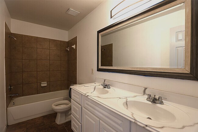 Building Photo - 17610 Blue Lilly Ln