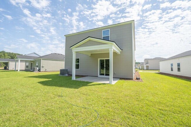 Building Photo - 142 Geranium Wy