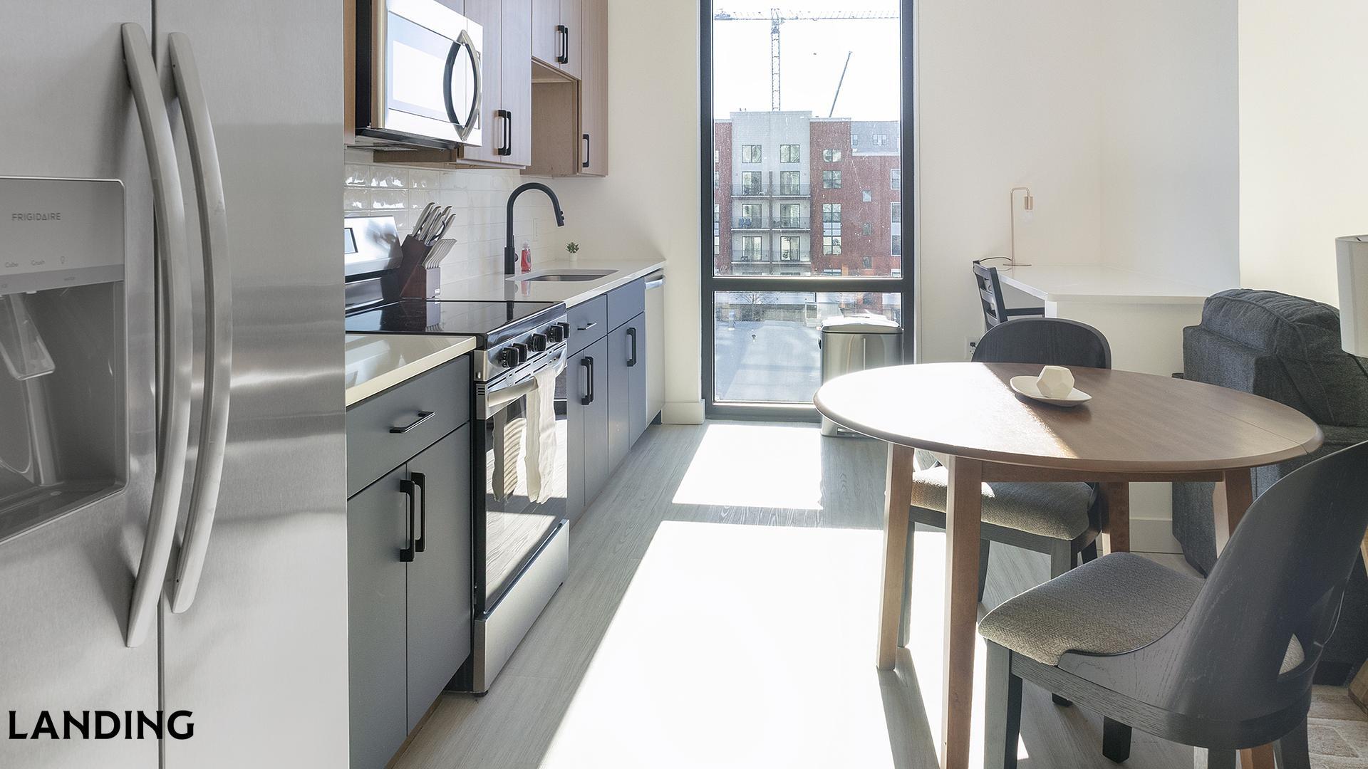 Building Photo - 1007 S Mint St