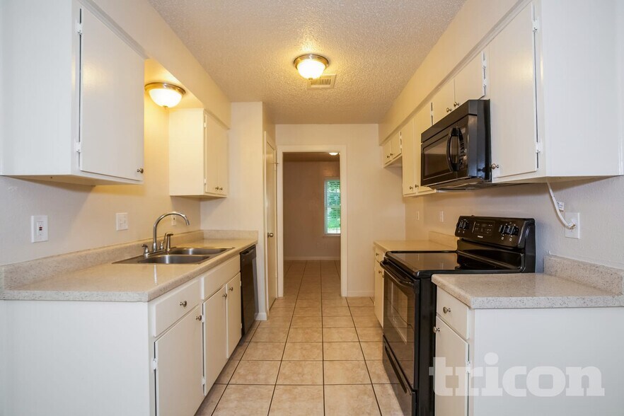 Building Photo - 22510 Leedstown Ln
