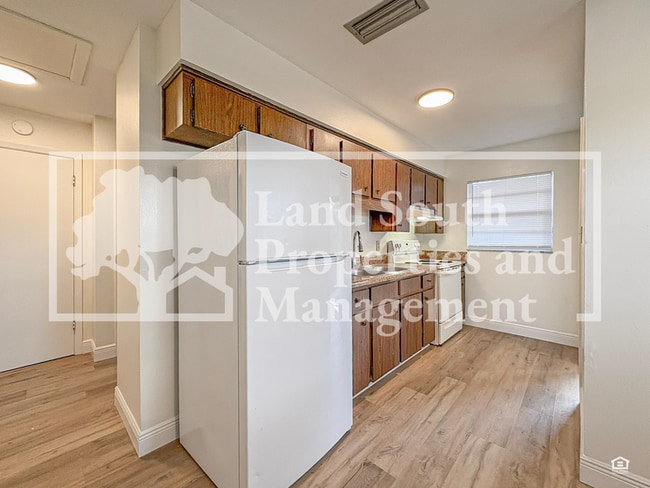 Building Photo - 518 W Belmar St