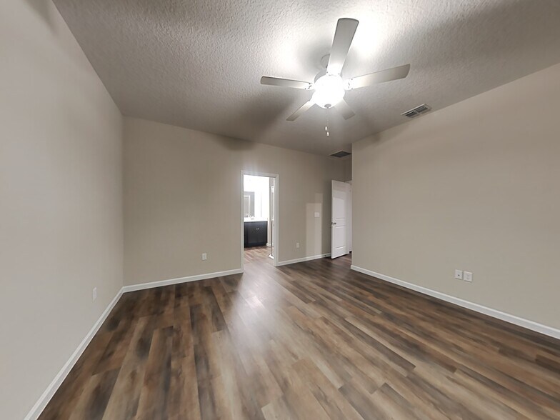 Building Photo - 111 Hemlock Point