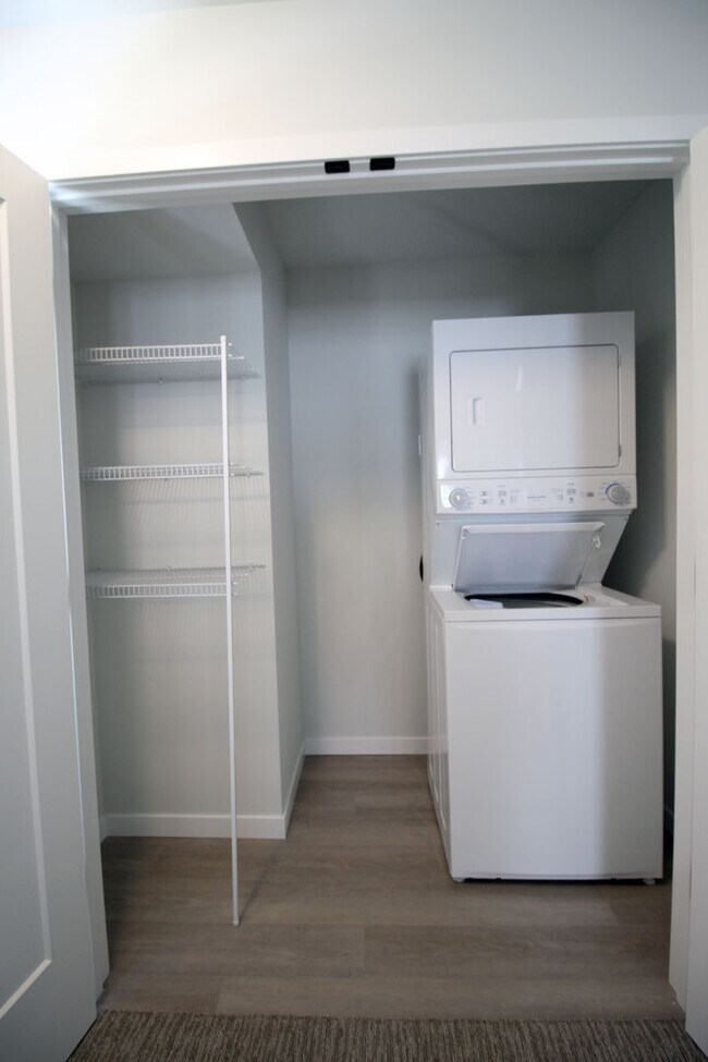 Building Photo - 2324 Lovie Ln