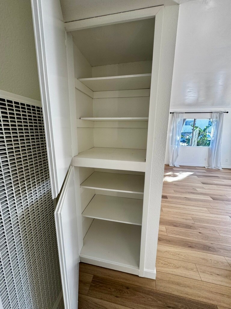 Building Photo - 658 W 23rd St