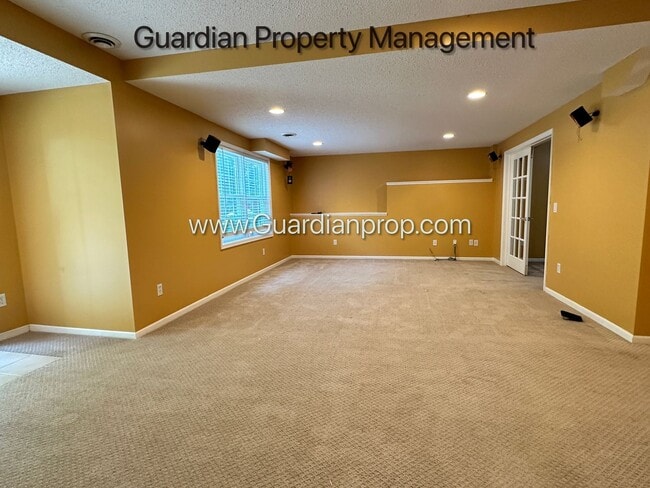 Building Photo - Eagan Single Family Home, Office, Deck, Patio, 2 Car Garage, Available Late July/Aug