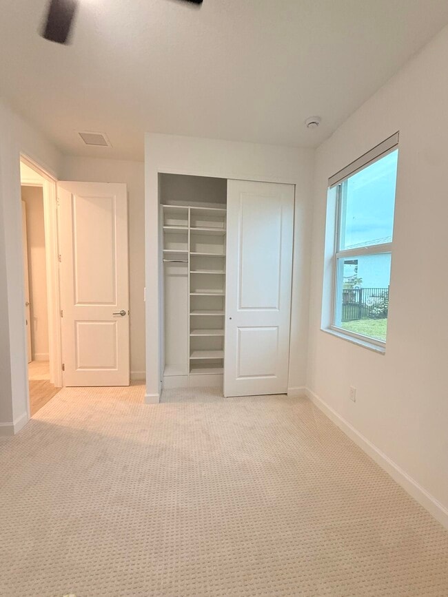 Building Photo - 13462 SW Bally Dr