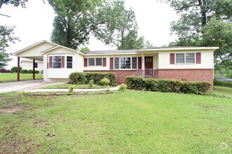 Building Photo - New On The Market!! Will not last long at ...