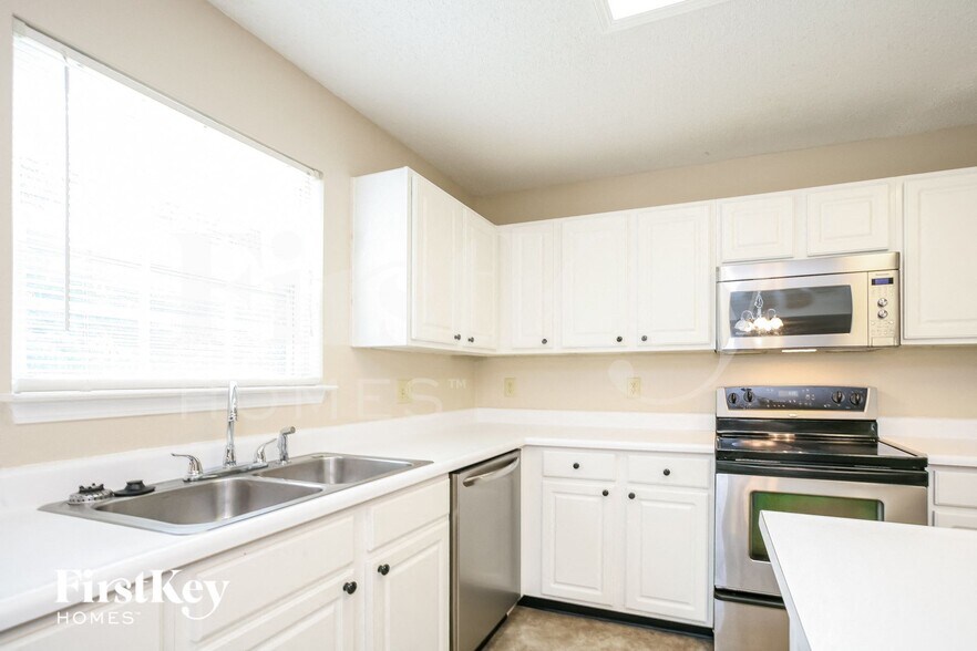 Building Photo - 8827 Browns Valley Ct