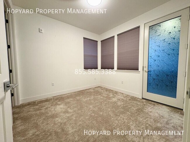 Building Photo - 302 Tea Tree Terrace