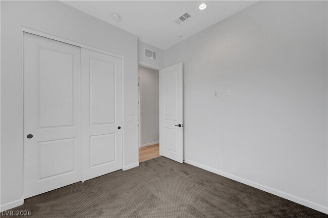 Building Photo - 3348 Esker Rdg Ave