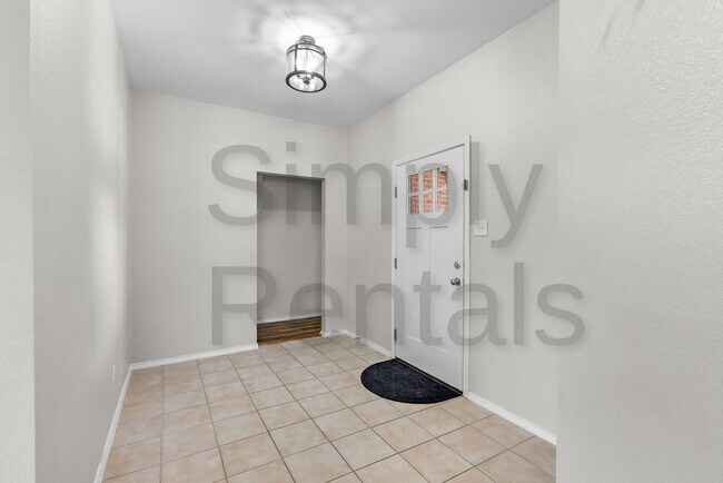 Building Photo - 2630 Massey Ln