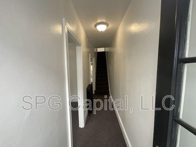 Building Photo - 650 W College Ave