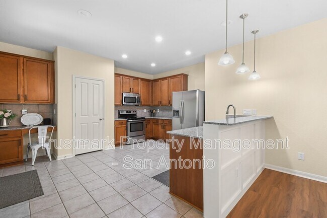 Building Photo - 545 Stonebrook Dr