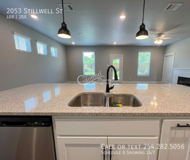 Building Photo - 2053 Stillwell St