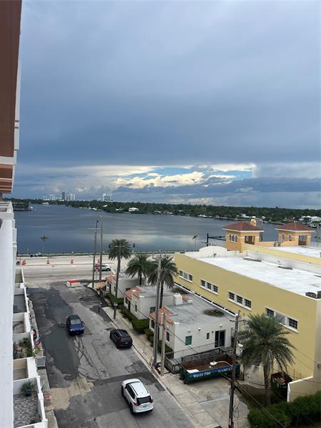 Building Photo - 801 S Ocean Dr