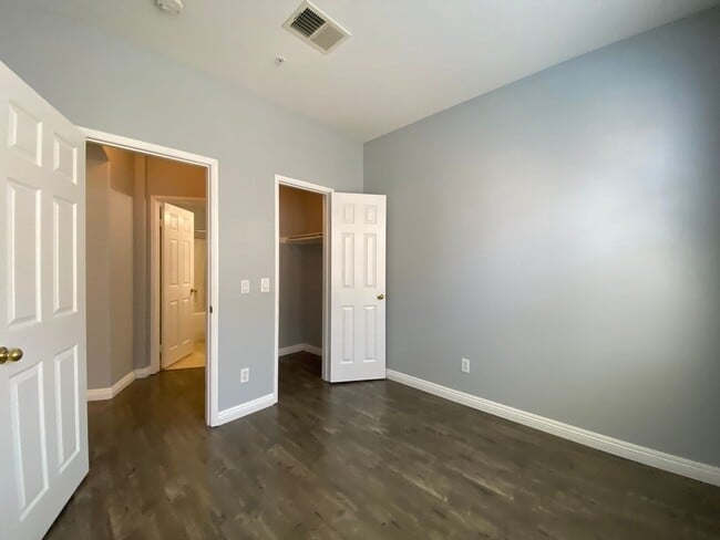Building Photo - Beautiful Townhome in the Cascada Communit...