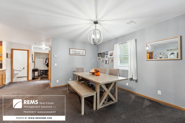 Building Photo - 815 Island Ct