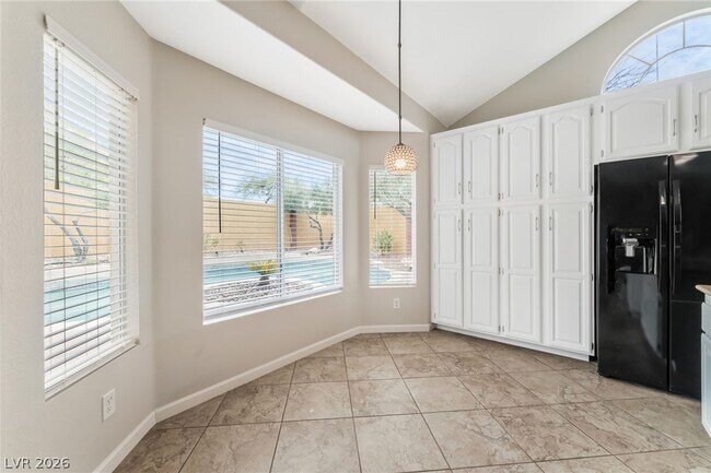 Building Photo - 1733 Tesara Vista Pl