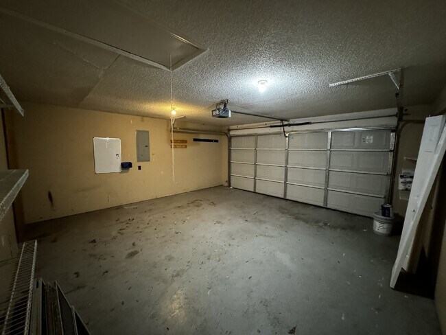 Building Photo - House for Rent