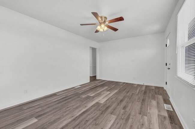 Building Photo - 2459 US-79