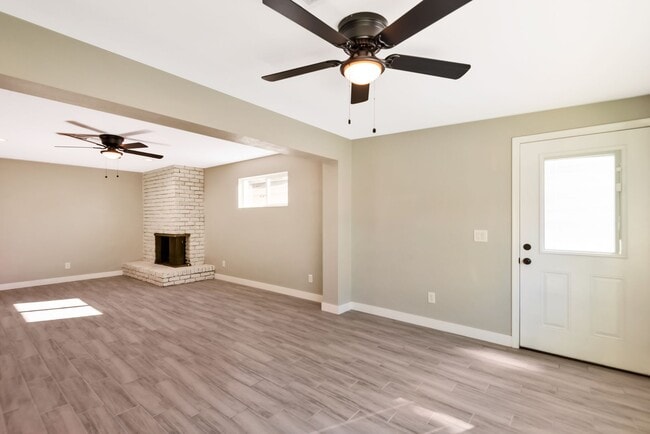 Building Photo - 5-Bedroom Tempe Home with Private Pool Near ASU Campus