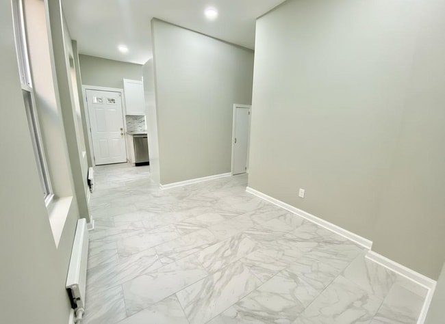 Building Photo - 929 N 43rd St