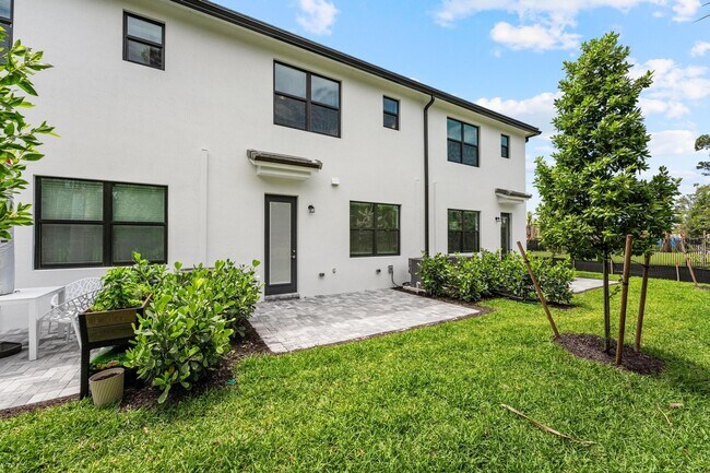 Building Photo - 4333 Efendi Dr