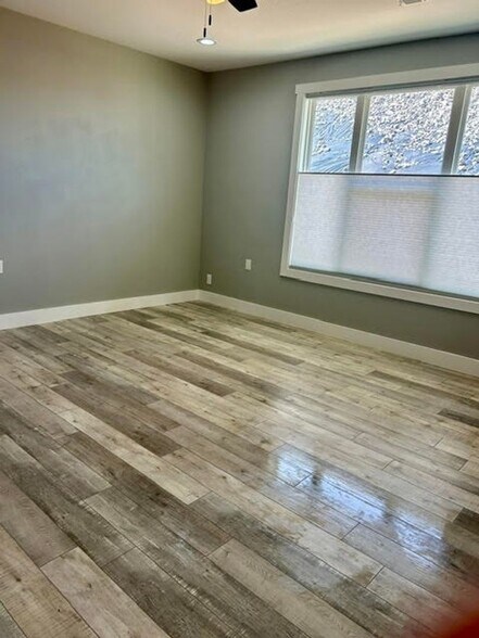 Building Photo - 166 Lakeshore Bay Dr
