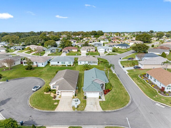Building Photo - Exquisite Huntington Hills Golf and Countr...