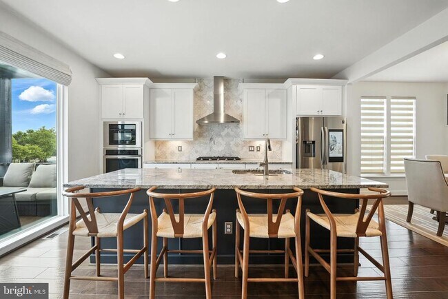 Building Photo - 610 Watermans Dr