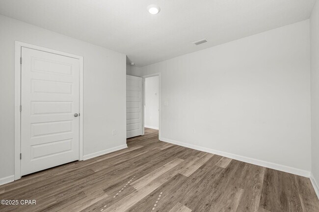 Building Photo - 5832 Viking