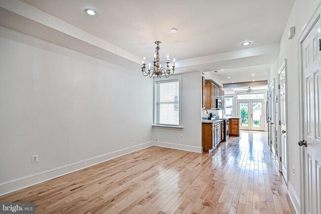 Building Photo - 512 Varnum St NW