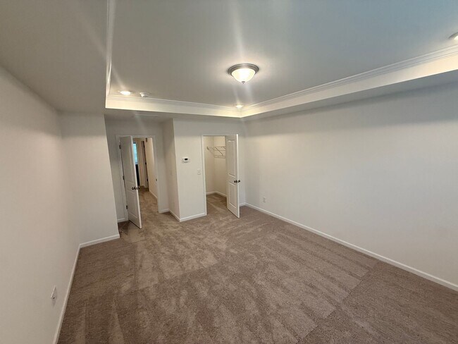 Building Photo - Brand New Townhome in Highland Creek Area!