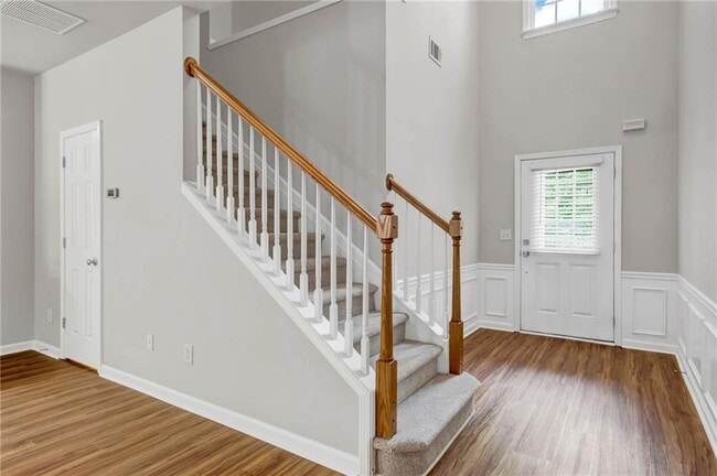 Building Photo - 2027 Polesdean Trace