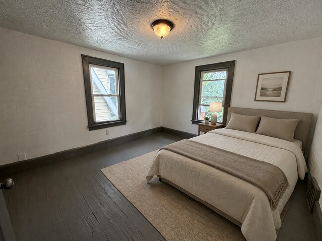 Building Photo - 674 Hudson Ave