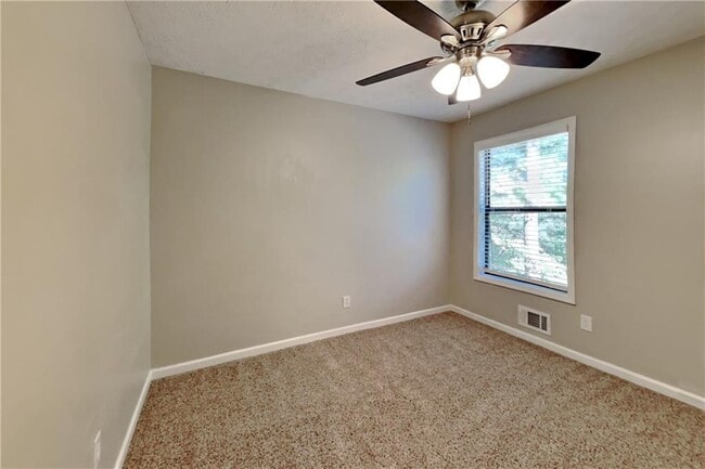 Building Photo - 6015 Sumit Ct NW