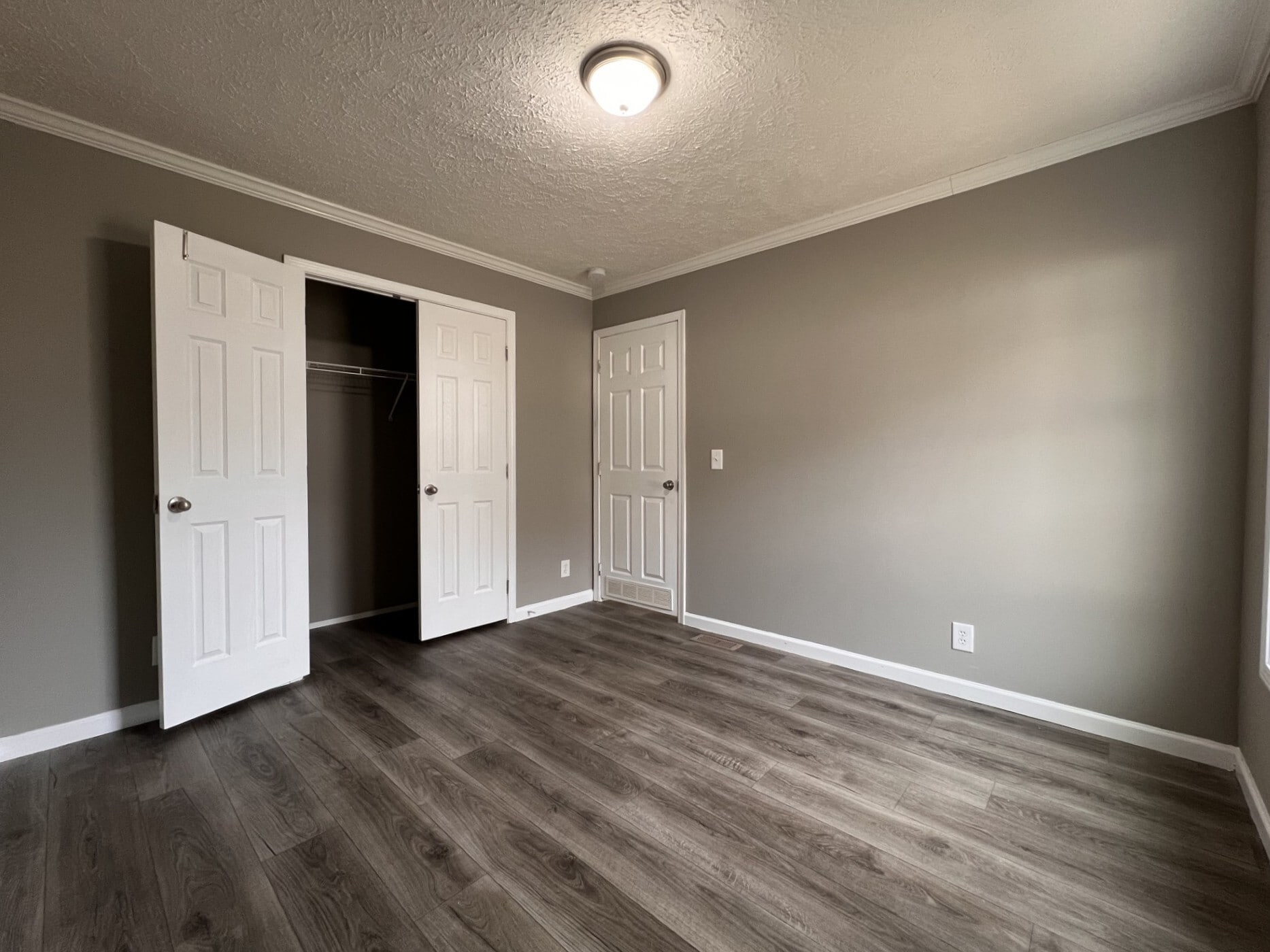 Building Photo - 146 W Sourwood Dr