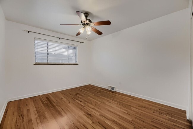 Building Photo - Cozy 2 bed/1 bath near Wash Park! Available NOW!