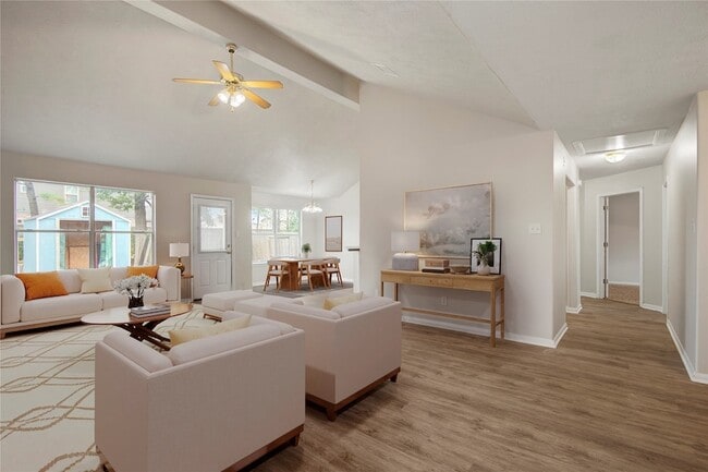 Building Photo - 16145 Sun View Ln