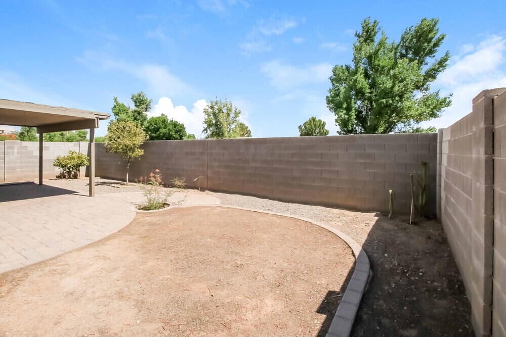 Building Photo - 2443 E Meadow Mist Ln