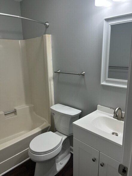 Building Photo - 128 Rainbow Ct