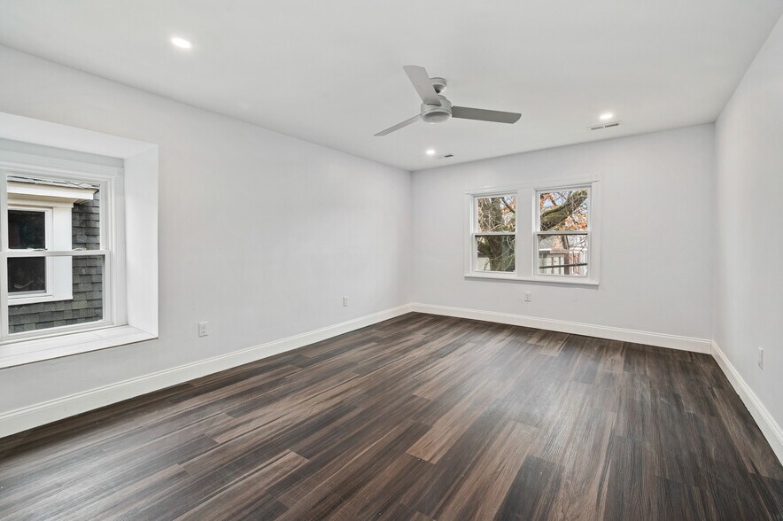 Building Photo - 316 Laurel St