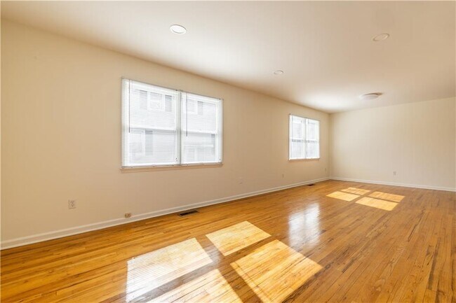 Building Photo - 170 Harrison Ave