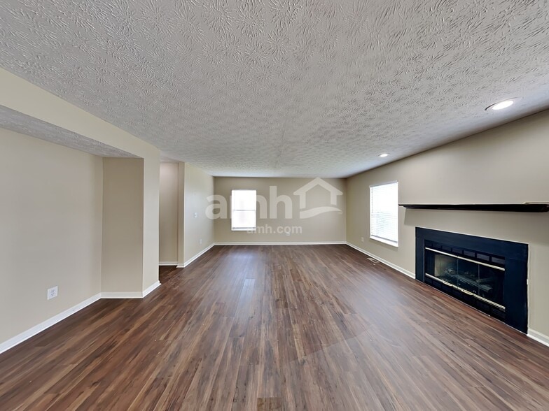 Building Photo - 9255 Ruston Ln