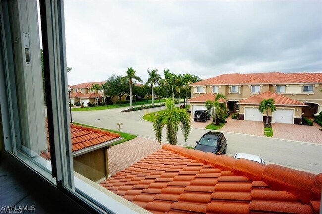 Building Photo - 9774 Roundstone Cir