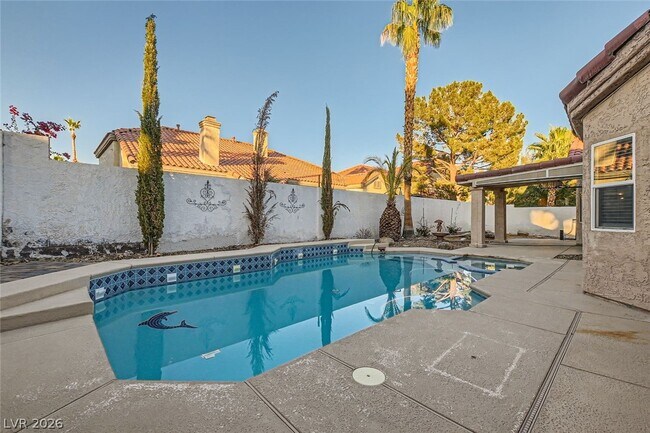 Building Photo - 7624 Desert Largo Ave