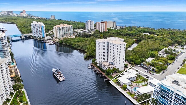 Building Photo - 741 Bayshore Dr