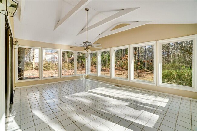 Building Photo - 648 Cativo Dr SW